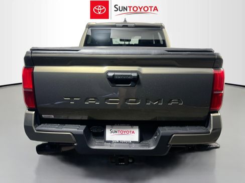 Used 2025 Toyota Tacoma TRD Sport RWD image 5