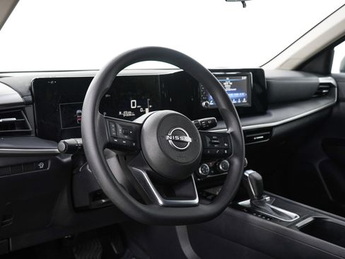 Used 2025 Nissan Kicks S FWD image 23