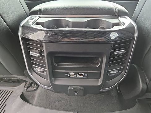 Used 2022 RAM 1500 Laramie AWD/4WD image 47