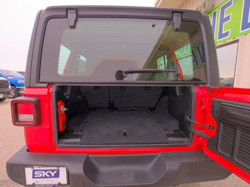 Used 2022 Jeep Wrangler Unlimited Sport image 24