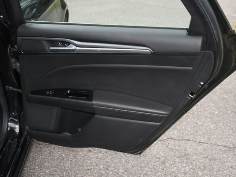 Used 2014 Ford Fusion Titanium FWD image 19