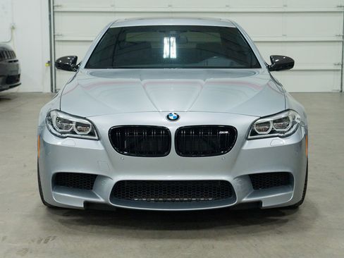 Used 2016 BMW M5 image 2