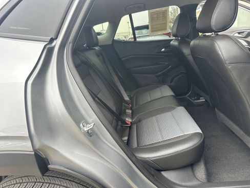 Used 2025 Chevrolet Trax LT image 40