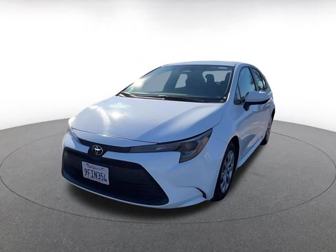 Used 2023 Toyota Corolla LE image 7