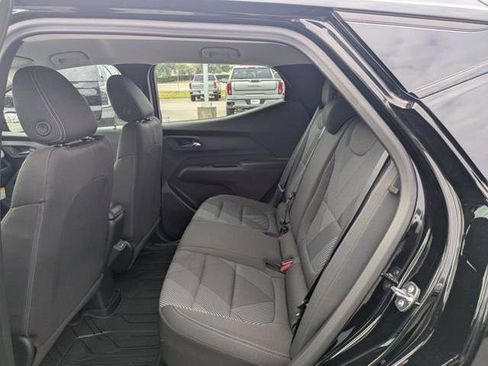 New 2027 Chevrolet Bolt LT w/ Comfort Package FWD image 15