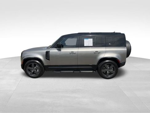 Used 2024 Land Rover Defender 110 X-Dynamic SE image 4