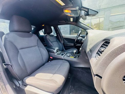 Used 2016 Dodge Charger SE RWD image 20
