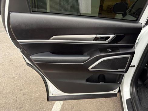 Used 2020 Kia Telluride S w/ S 8 Passenger Seating Package image 29