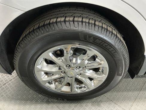 Used 2020 Chevrolet Equinox LS image 33