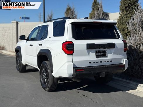 Used 2025 Toyota 4Runner SR5 image 6