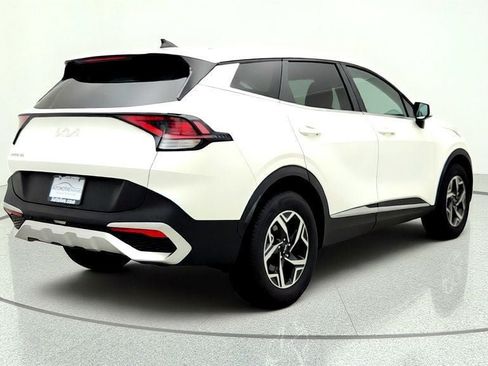 Used 2025 Kia Sportage LX FWD image 5