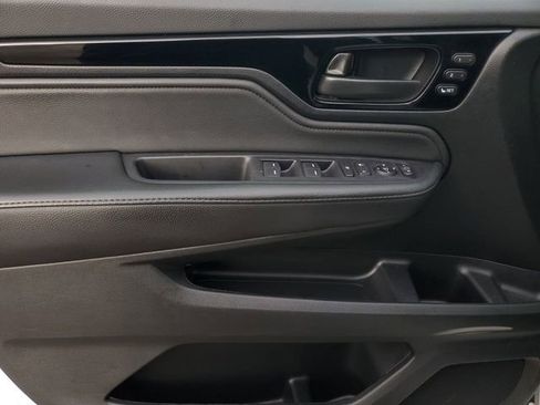 Used 2025 Honda Odyssey Touring image 11