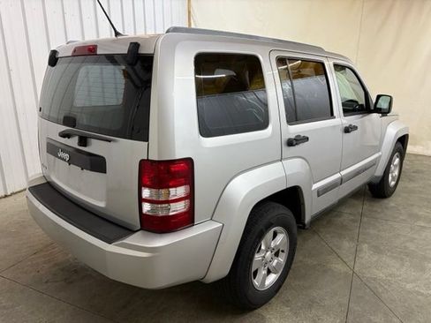 Used 2011 Jeep Liberty Sport AWD/4WD image 6