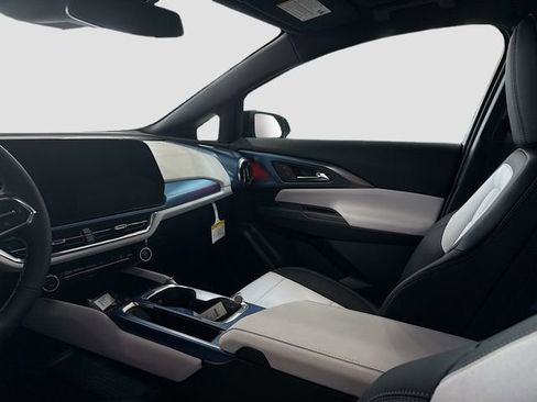 New 2026 Chevrolet Equinox EV LT image 24