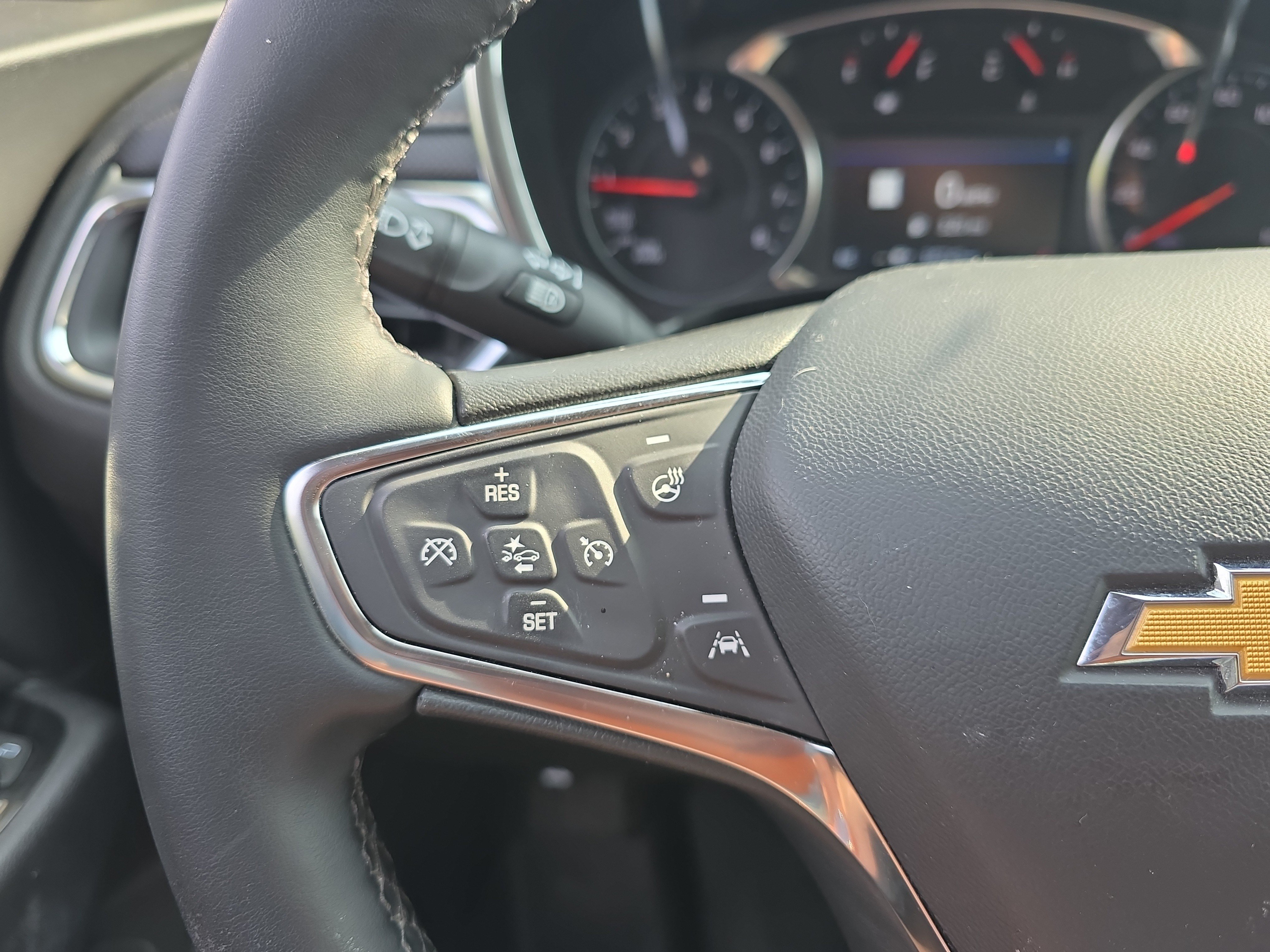 Used 2024 Chevrolet Equinox Premier AWD/4WD image 27