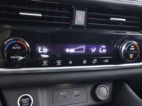 Used 2022 Nissan Rogue SV AWD/4WD image 22