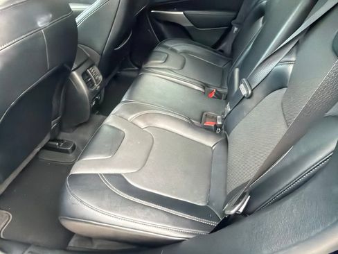 Used 2022 Jeep Cherokee Latitude Lux FWD image 7