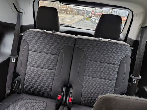 Used 2023 GMC Acadia SLE w/ Driver Convenience Package image 23