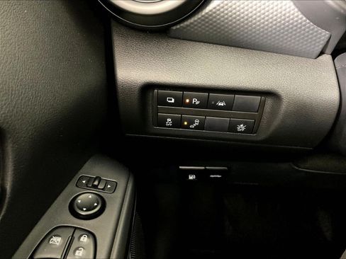 Used 2023 Nissan Kicks S FWD image 15