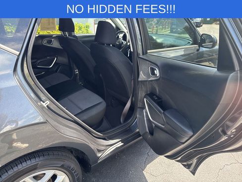Used 2023 Kia Soul LX w/ LX Technology Package FWD image 25