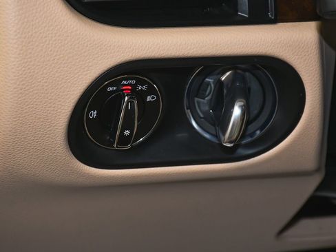 Used 2023 Porsche Macan AWD/4WD image 16