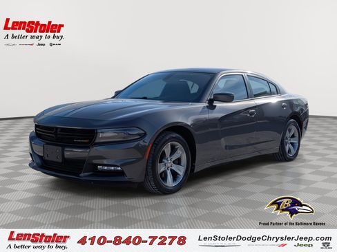 Used 2016 Dodge Charger SXT image 1