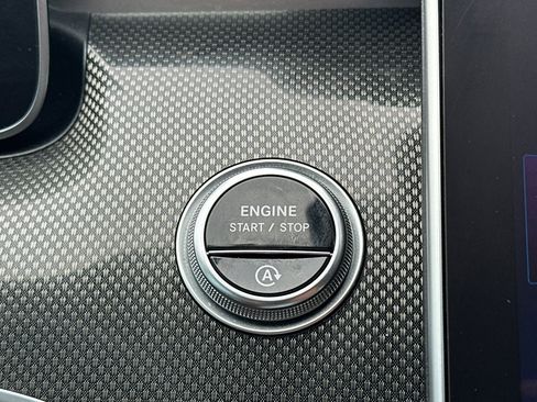 Used 2022 Mercedes-Benz C 300 C 300 image 23