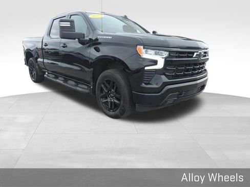 Used 2023 Chevrolet Silverado 1500 RST w/ Max Trailering Package AWD/4WD image 3