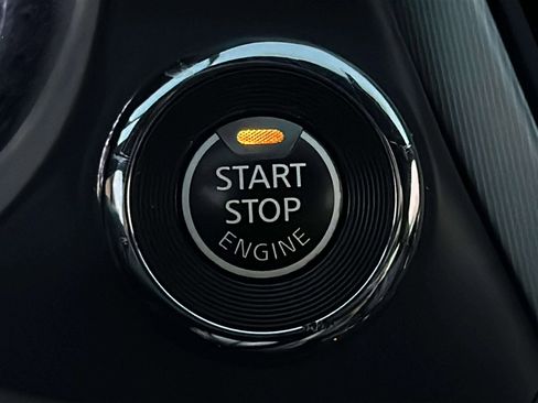 Used 2017 INFINITI Q60 2.0t w/ Moonroof Package image 21