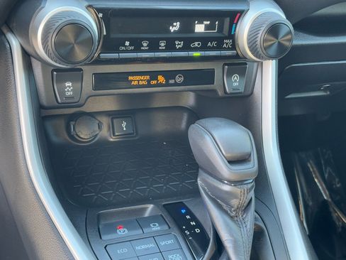 Certified 2022 Toyota RAV4 LE image 27