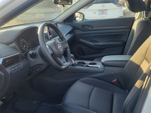 Certified 2025 Nissan Altima 2.5 S image 12
