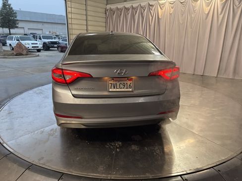 Used 2017 Hyundai Sonata SE image 6