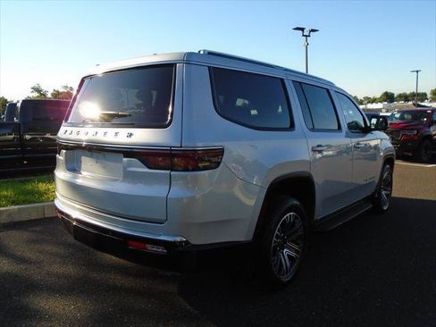 Used 2025 Jeep Wagoneer 4WD w/ Mopar Step-Up Package image 3