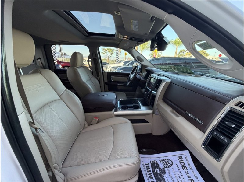 Used 2018 RAM 1500 Laramie w/ Convenience Group AWD/4WD image 31
