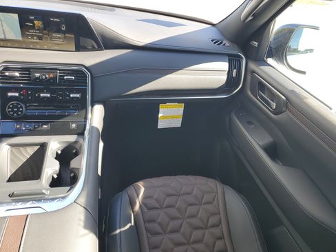 New 2026 Nissan Armada Platinum image 22