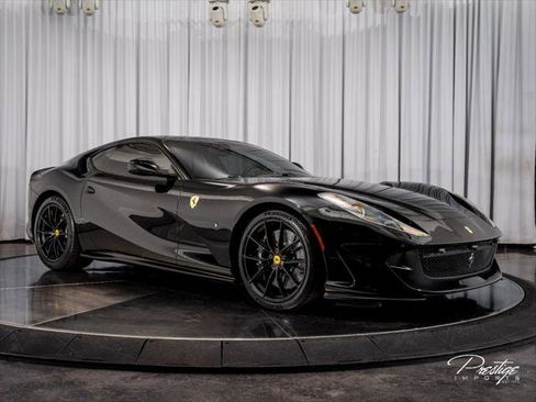 Used 2019 Ferrari 812 Superfast RWD image 19