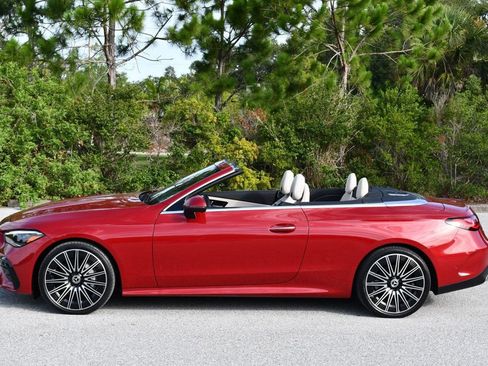 Used 2024 Mercedes-Benz CLE 300 4MATIC Cabriolet image 30