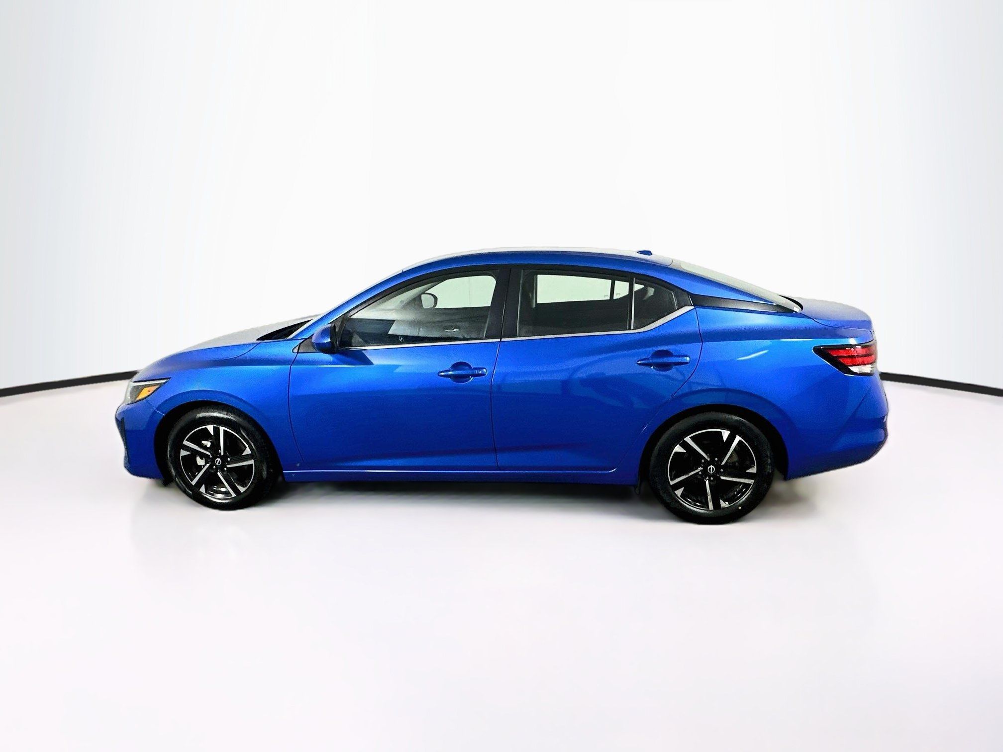 Used 2025 Nissan Sentra SV w/ All-Weather Package FWD image 4
