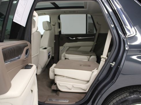 Used 2022 GMC Yukon Denali w/ Denali Premium Package image 47