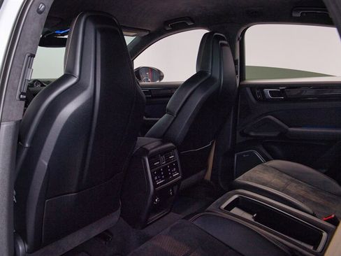 Used 2023 Porsche Cayenne Turbo GT image 37