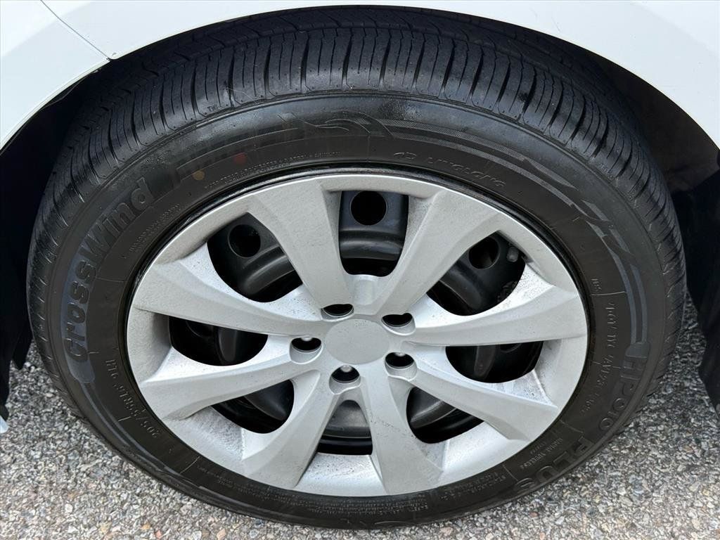 Used 2022 Toyota Corolla LE FWD image 11