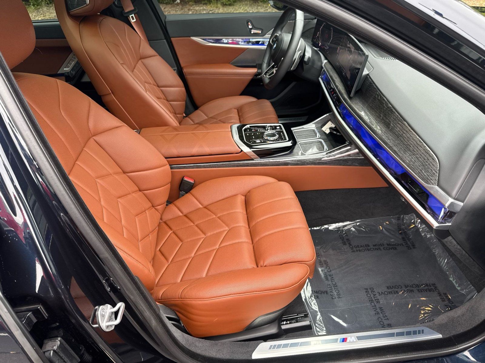Used 2026 BMW 740i xDrive w/ Premium Package AWD/4WD image 33