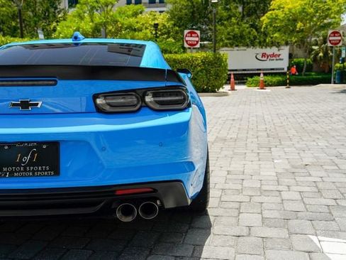 Used 2022 Chevrolet Camaro SS RWD image 26