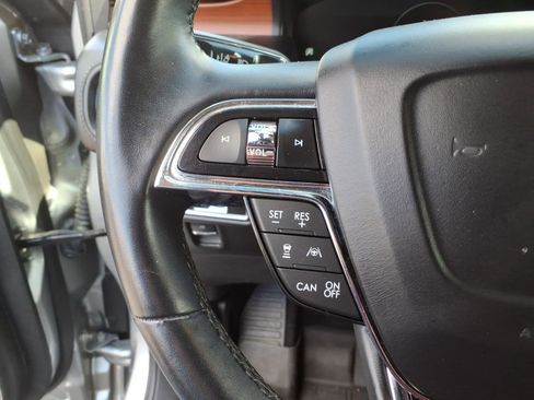 Used 2022 Lincoln Nautilus Reserve AWD/4WD image 18