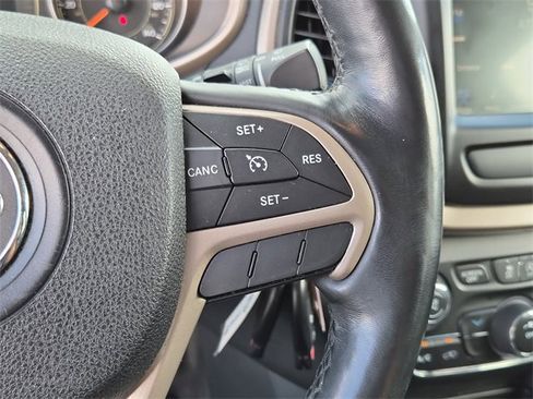 Used 2015 Jeep Cherokee Latitude w/ Cold Weather Group image 27