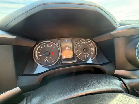 Used 2023 Toyota Tacoma TRD Off-Road w/ TRD Premium Off Road Package image 27