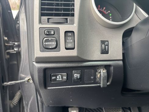 Used 2011 Toyota Tundra 2WD CrewMax w/ Tow Pkg image 16