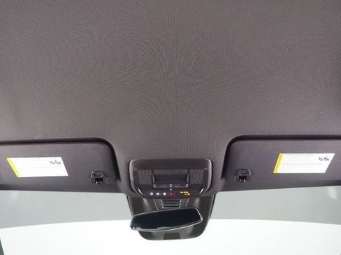 Used 2024 Chevrolet Equinox EV RS image 70