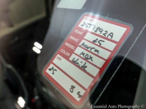 Used 2025 Acura MDX SH-AWD image 30
