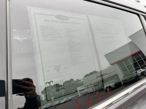 Used 2022 Toyota Highlander XLE image 39